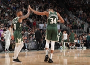 米兰体育官网-包含湖人遭遇连败，雄鹿再度夺冠赛季的词条