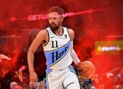 米兰体育官网-老鹰客场战胜猛龙，领跑东部不可阻挡