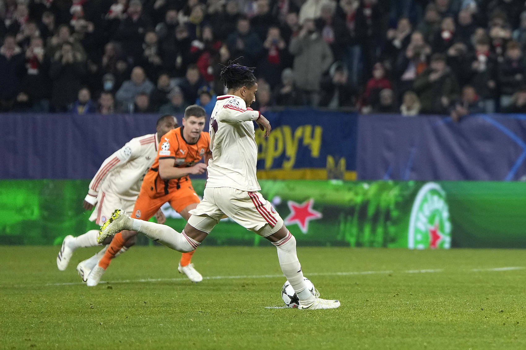 阿塞拜疆队斩获胜利，迎来欧洲预选赛的简单介绍