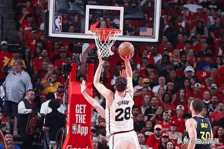 火箭客场击败森林狼,取得连胜 火箭客场击败森林狼,取得连胜