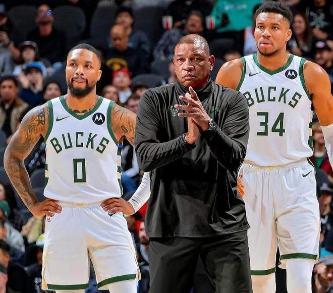 雄鹿惜败热火遭遇两连败