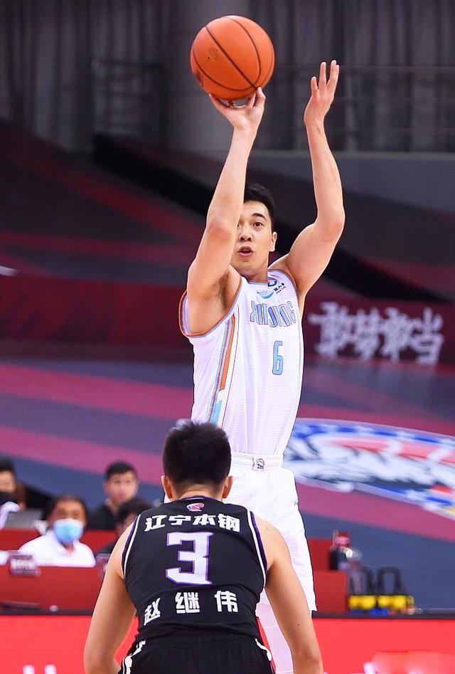 贵州男篮合力反击，迎回胜利