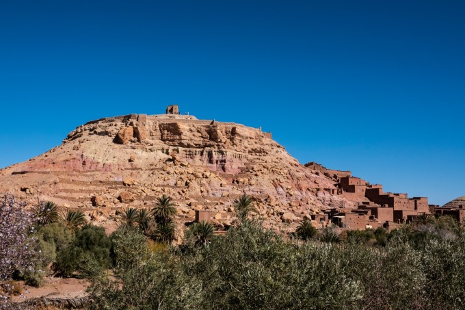 阿尔及利亚迎战摩洛哥，强强对决触目惊心