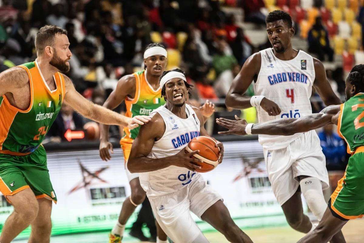 非洲杯篮球赛首日，尼日利亚队表现出色