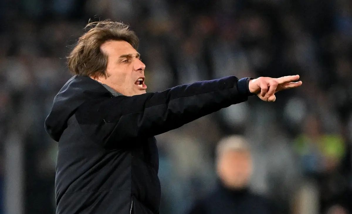 包含那不勒斯主场击败热那亚，重新打开胜利之门的词条