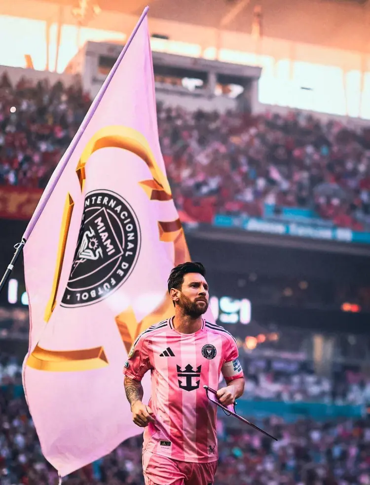 顶尖球队展现绝技，激情碰撞赛场风云