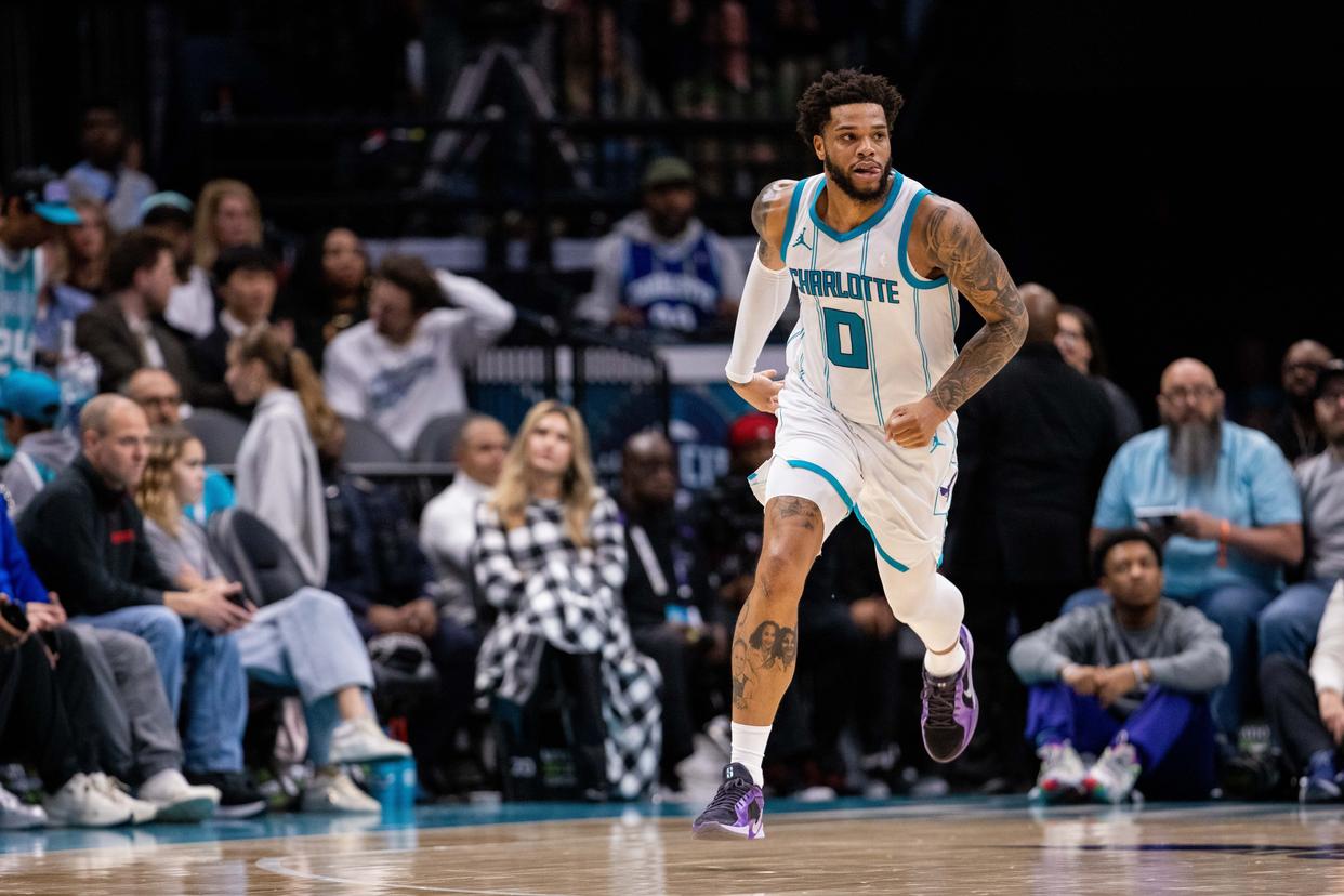 关于黄蜂主帅战术调整奏效，球队大胜的信息