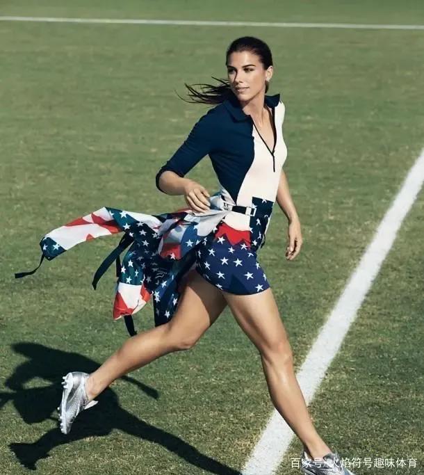 法国女足球队中场展现全面实力，轻取对手