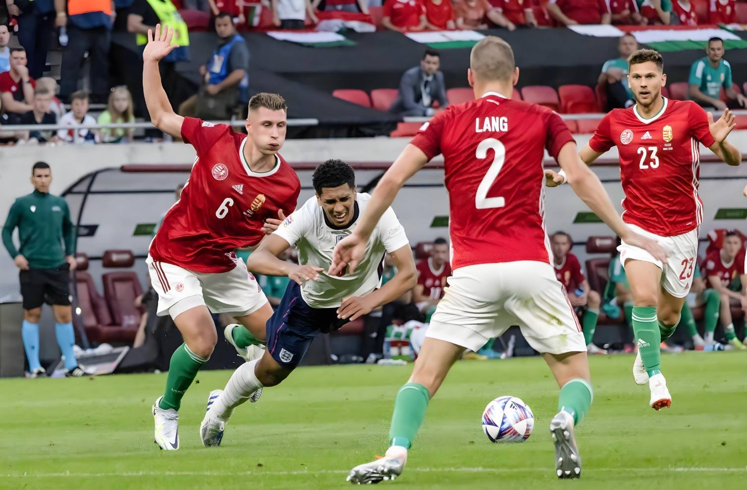 包含斯洛文尼亚足球超级联赛主场大胜的词条