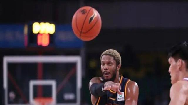 包含比赛赢面大增！新援强势登场效力显著的词条