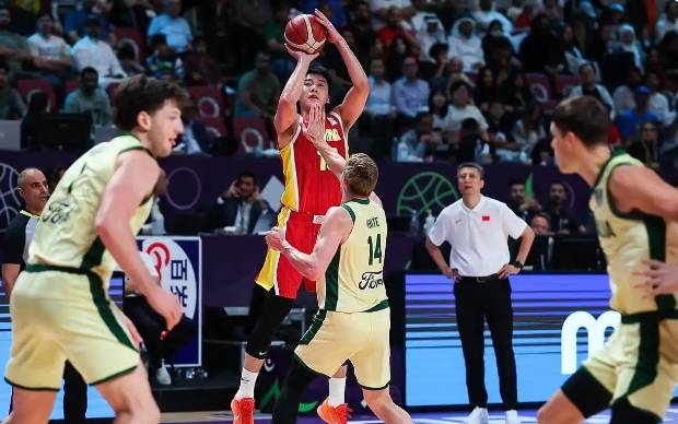 紧急调整战术，球队重新崛起