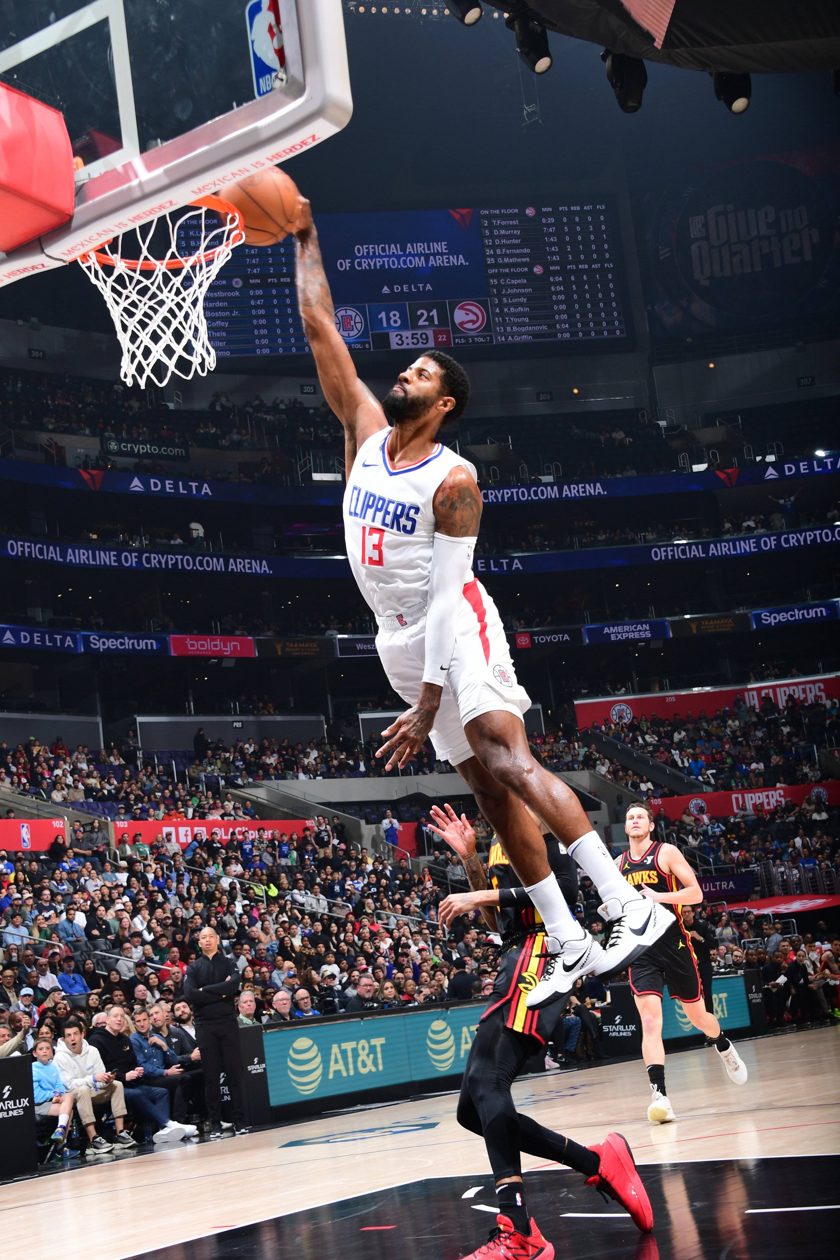 火箭客场击败老鹰，哈登砍下40+大三双