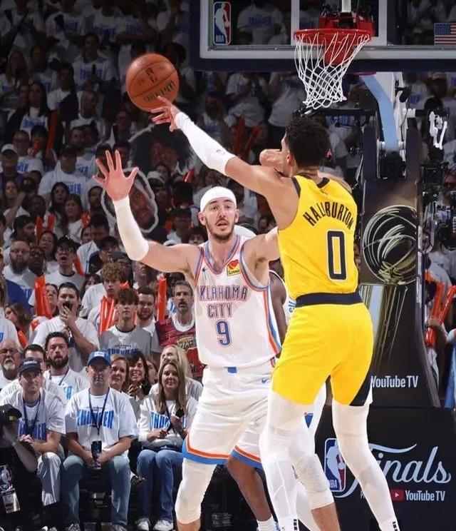 爵士客场击败步行者，保持不败