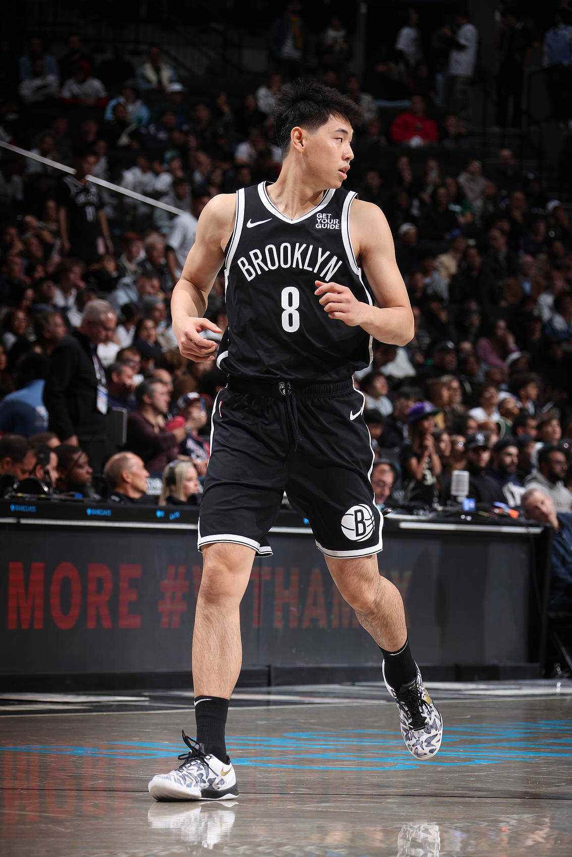 雄鹿横扫篮网，字母哥状态神勇