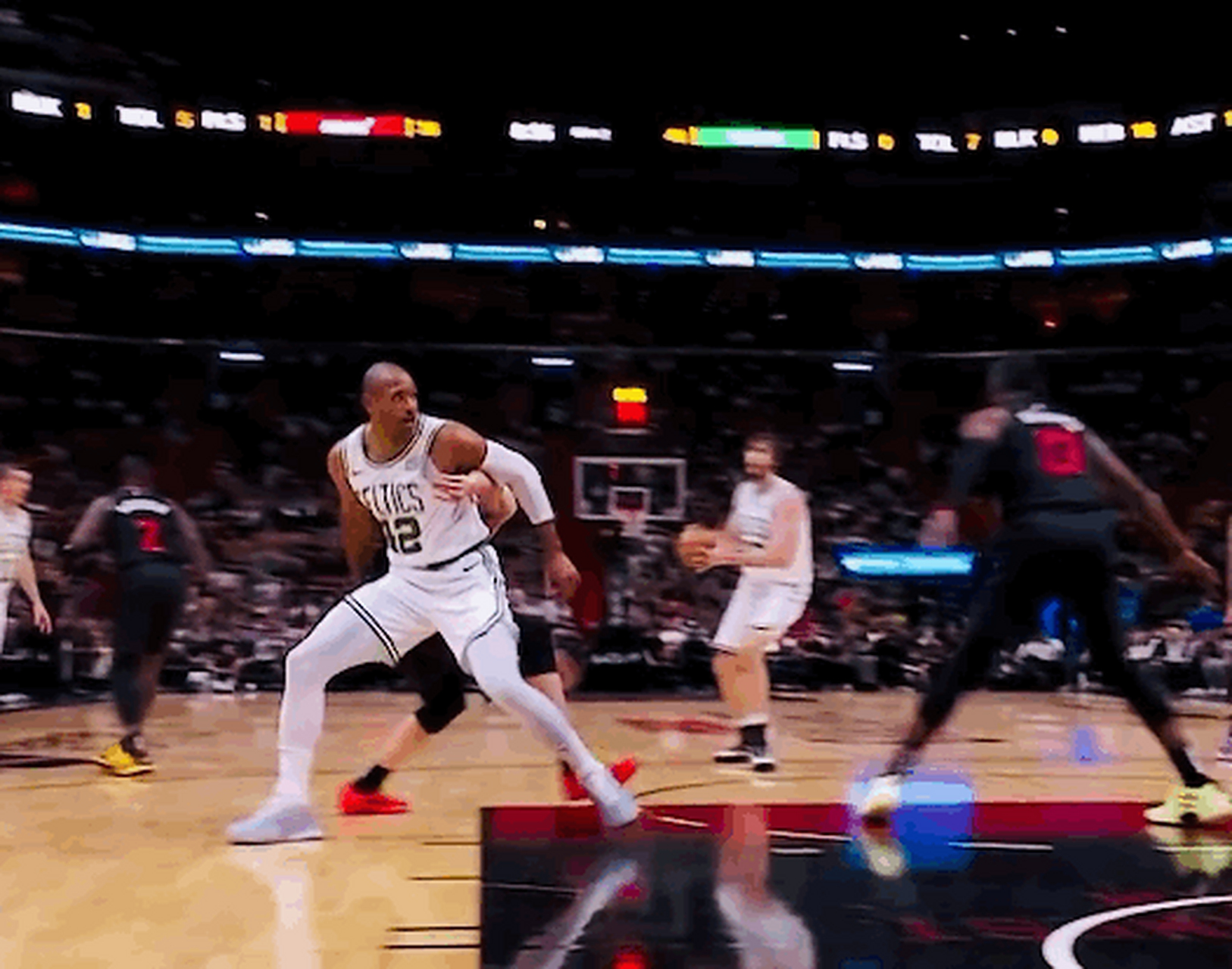 热火主场战胜凯尔特人