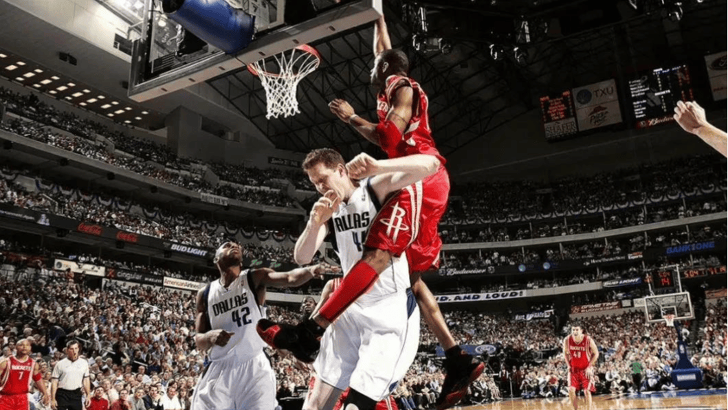 火箭击败尼克斯，小牛遭遇三连败