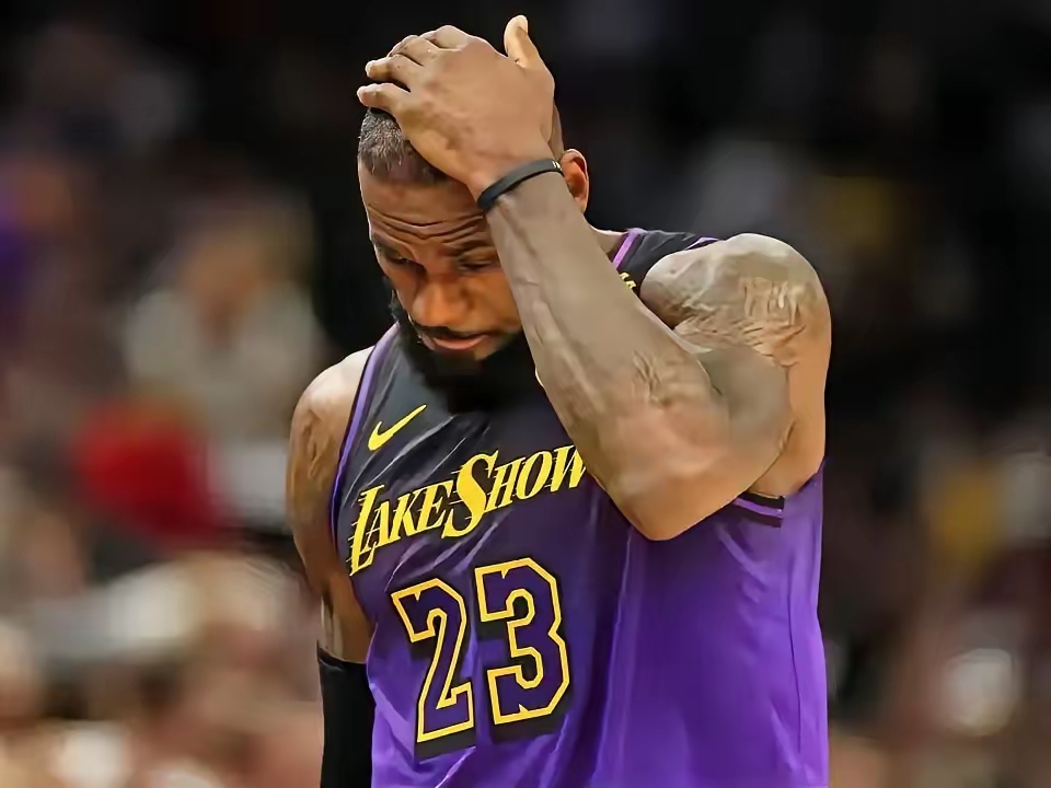 湖人队核心球员带伤上阵，帮助球队取得胜利的简单介绍