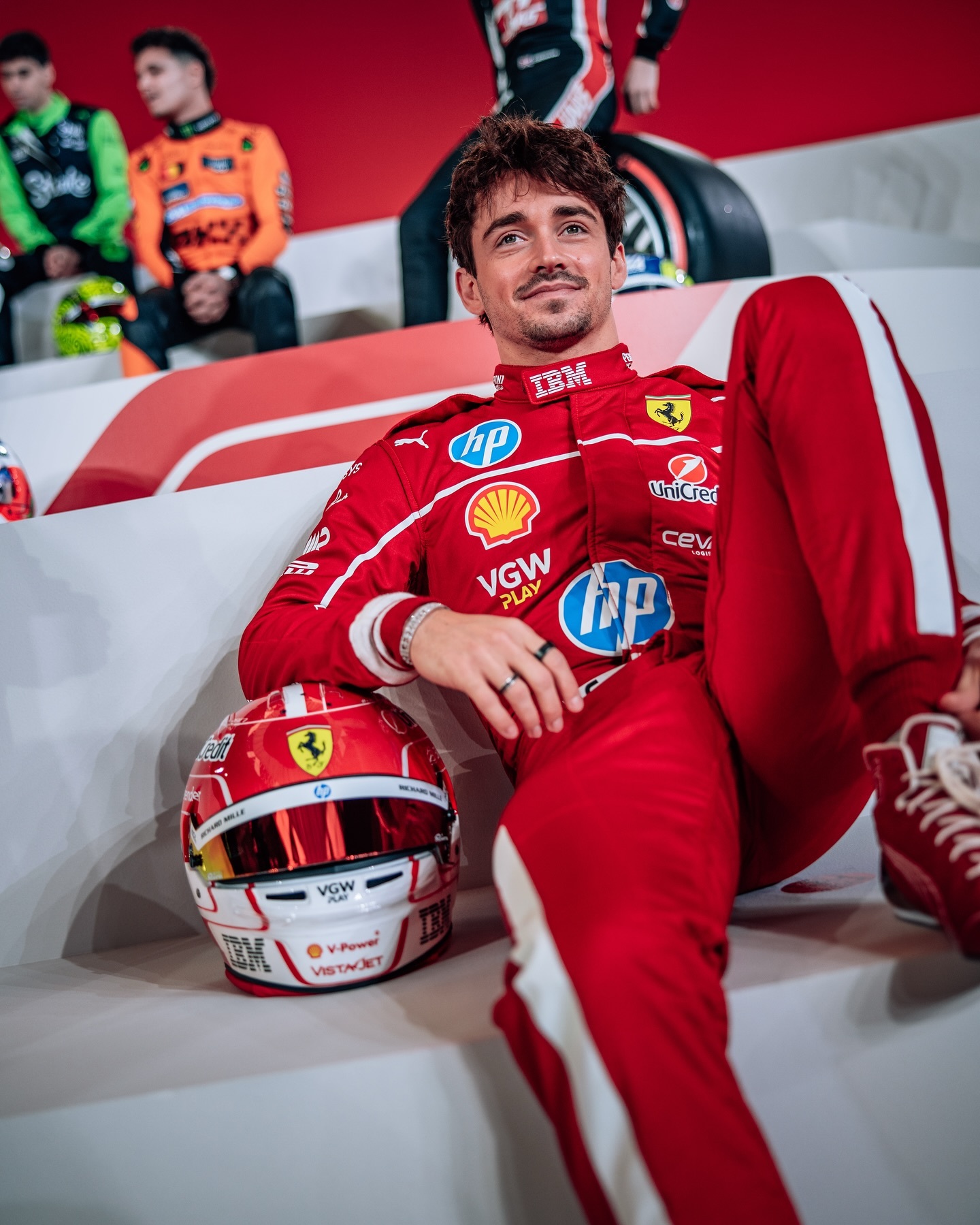 红牛车队绝杀阿斯顿马丁，汉密尔顿高光表现的简单介绍