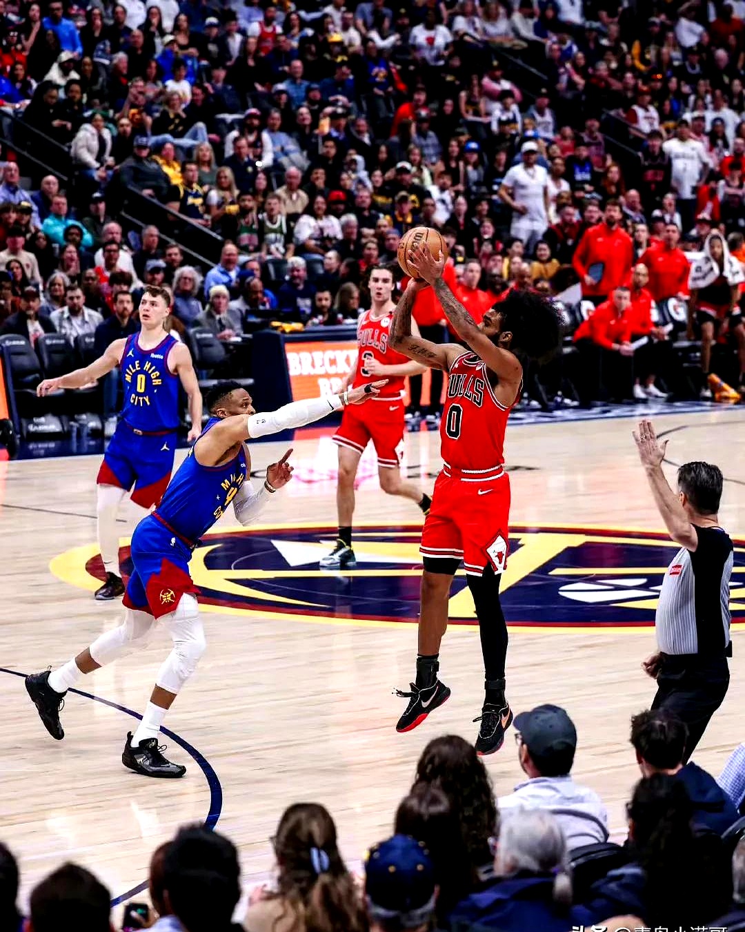 公牛绝杀四川队，布克统治全场的简单介绍