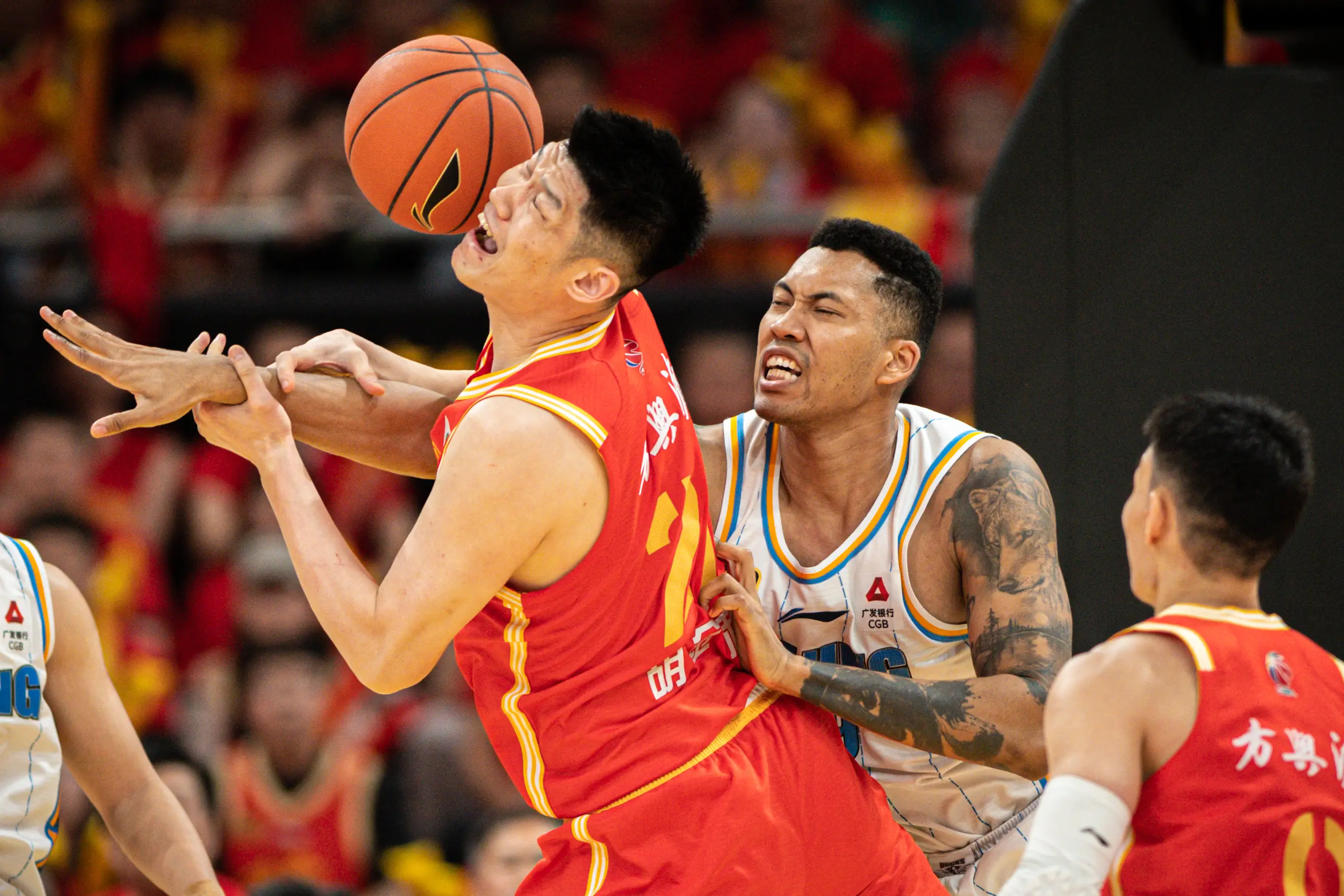 关于掘金轻取北京队，德罗赞带队取胜的信息