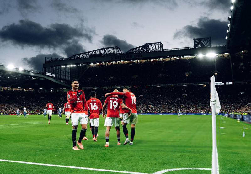 曼联豪取胜利，继续追赶前四